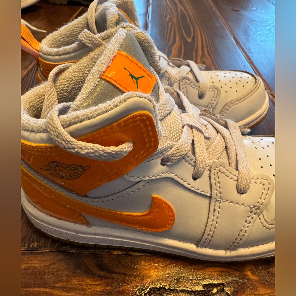 Jordan 1 Mid SE toddler - Picture 4 of 7